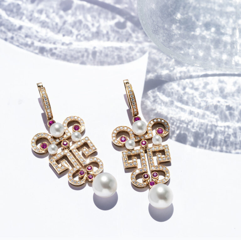 Art Deco earrings in rose gold with Freshwater pearls rubies and diamonds
